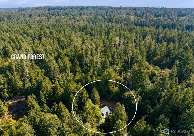 Photo 4 of Sale Pending at 6391 NE Tolo Rd, Bainbridge Island, WA 98110 | MLS# NWM2581387 | Listing updated on 2026-09-25