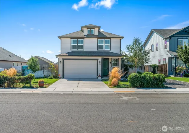 Photo 1 of Single family home for sale at 502 Ne L St, Quincy, WA 98848 | MLS# NWM2581390 | Listing updated on 2026-09-30