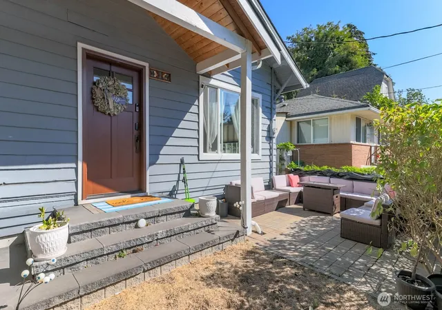 Photo 2 of Single family home for sale at 4516 S Mead St, Seattle, WA 98118 | MLS# NWM2581395 | Listing updated on 2026-09-25