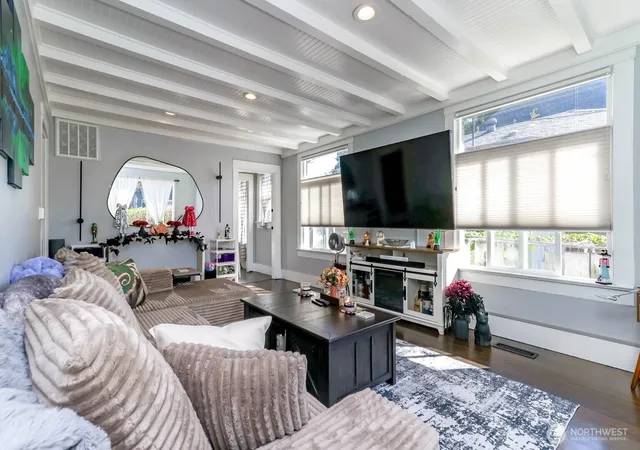Photo 3 of Single family home for sale at 4516 S Mead St, Seattle, WA 98118 | MLS# NWM2581395 | Listing updated on 2026-09-25