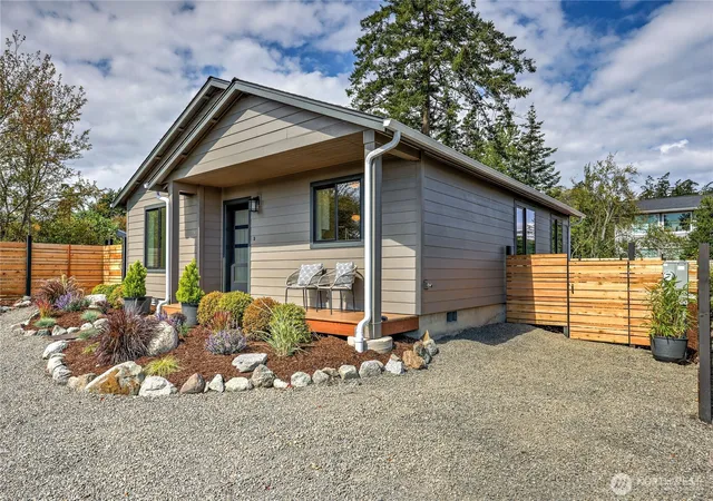Photo 2 of Single family home for sale at 1492 Hastings Ave, Port Townsend, WA 98368 | MLS# NWM2581402 | Listing updated on 2026-09-21