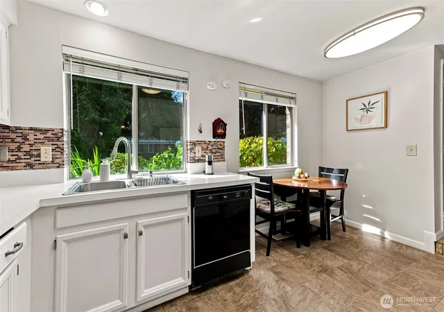 Photo 4 of Townhouse for sale at 8638 Onyx Dr SW #E, Lakewood, WA 98498 | MLS# NWM2581430 | Listing updated on 2026-09-26