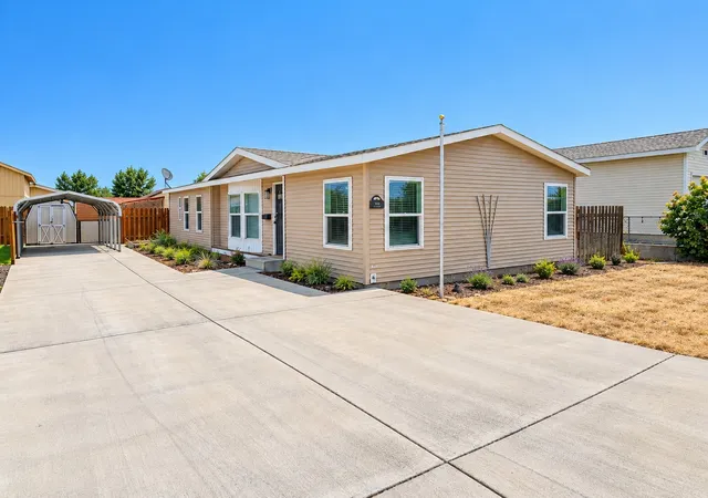 Photo 2 of Manufactured home for sale at 309 5th Avenue Se, Ephrata, WA 98823 | MLS# NWM2581463 | Listing updated on 2026-09-29