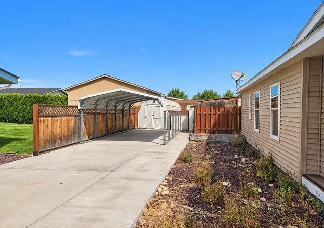 Photo 3 of Manufactured home for sale at 309 5th Avenue Se, Ephrata, WA 98823 | MLS# NWM2581463 | Listing updated on 2026-09-29