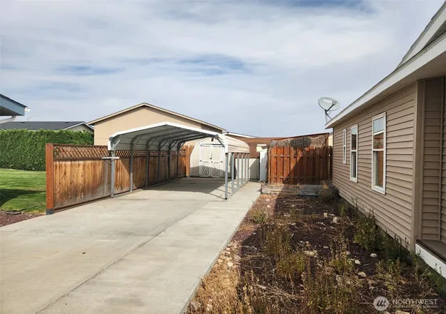 Photo 3 of Manufactured home for sale at 309 5th Avenue SE, Ephrata, WA 98823 | MLS# NWM2581463 | Listing updated on 2026-09-29
