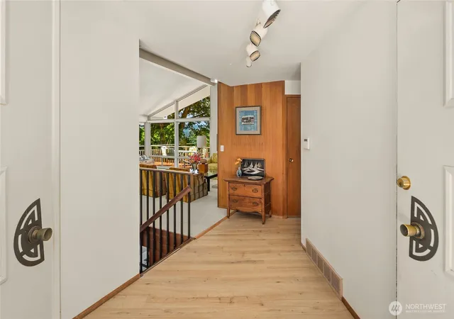 Photo 2 of Single family home for sale at 9226 Se 60th Street, Mercer Island, WA 98040 | MLS# NWM2581465 | Listing updated on 2026-10-02