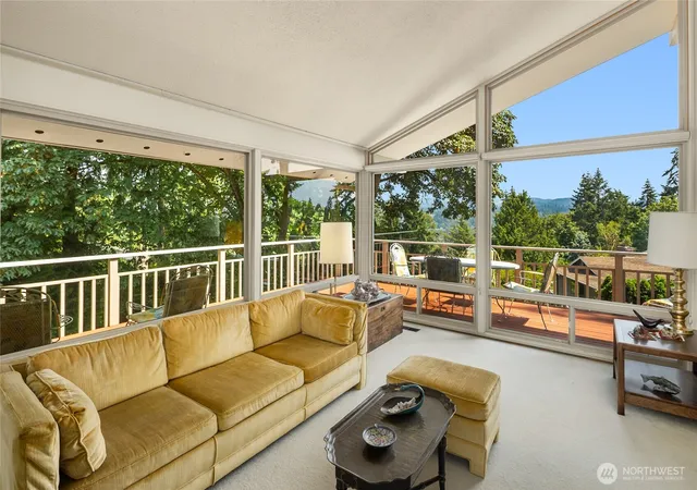 Photo 3 of Single family home for sale at 9226 Se 60th Street, Mercer Island, WA 98040 | MLS# NWM2581465 | Listing updated on 2026-10-02