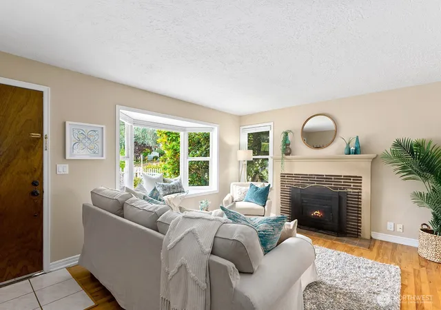 Photo 3 of Single family home for sale at 4116 Sw 38th Avenue, Seattle, WA 98126 | MLS# NWM2581478 | Listing updated on 2026-09-29