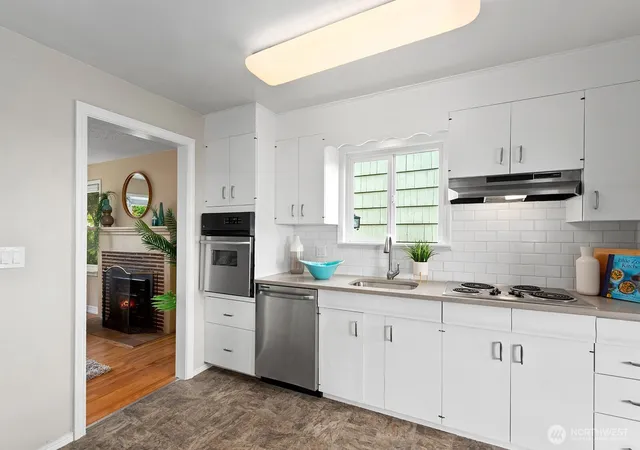 Photo 4 of Single family home for sale at 4116 SW 38th Avenue, Seattle, WA 98126 | MLS# NWM2581478 | Listing updated on 2026-09-29