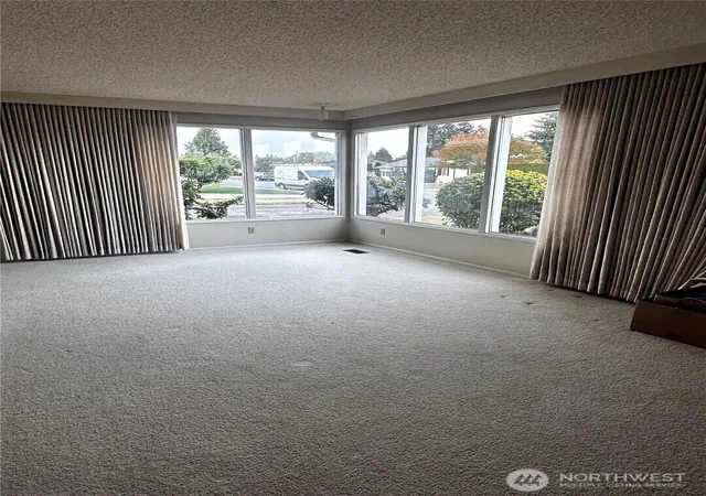 Photo 2 of Single family home for sale at 310 Stremler Dr, Lynden, WA 98264 | MLS# NWM2581488 | Listing updated on 2026-09-25