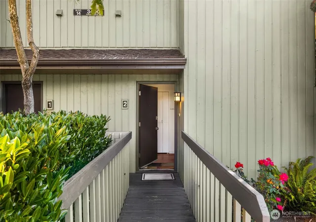 Photo 3 of Townhouse for sale at 3400 108th Place Ne #2, Bellevue, WA 98004 | MLS# NWM2581489 | Listing updated on 2026-09-28