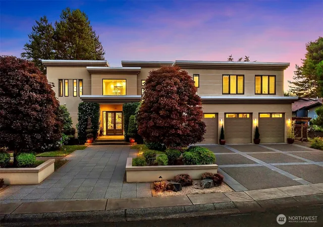 Photo 1 of Mansion for sale at 2 Crescent Key Se, Bellevue, WA 98006 | MLS# NWM2581495 | Listing updated on 2026-10-03