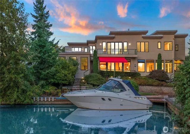 Photo 2 of Mansion for sale at 2 Crescent Key Se, Bellevue, WA 98006 | MLS# NWM2581495 | Listing updated on 2026-10-03