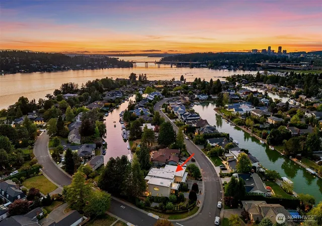 Photo 3 of Mansion for sale at 2 Crescent Key Se, Bellevue, WA 98006 | MLS# NWM2581495 | Listing updated on 2026-10-03