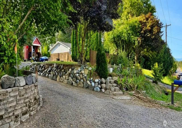 Photo 2 of Sale Pending at 4430 Sunnyside Blvd, Marysville, WA 98270 | MLS# NWM2581502 | Listing updated on 2026-09-23