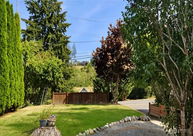 Photo 3 of Sale Pending at 4430 Sunnyside Blvd, Marysville, WA 98270 | MLS# NWM2581502 | Listing updated on 2026-09-23