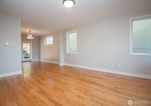 Photo 4 of Single family home for sale at 5110 Palatine Ave N, Seattle, WA 98103 | MLS# NWM2581503 | Listing updated on 2026-09-30