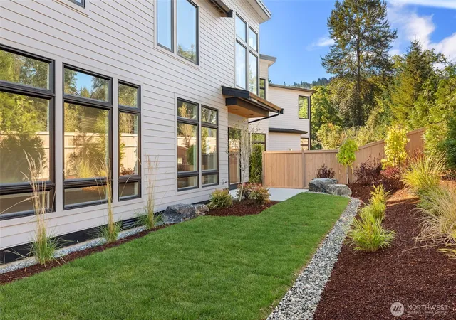 Photo 3 of Single family home for sale at 21013 SE 80th Street, Issaquah, WA 98027 | MLS# NWM2581511 | Listing updated on 2026-09-17