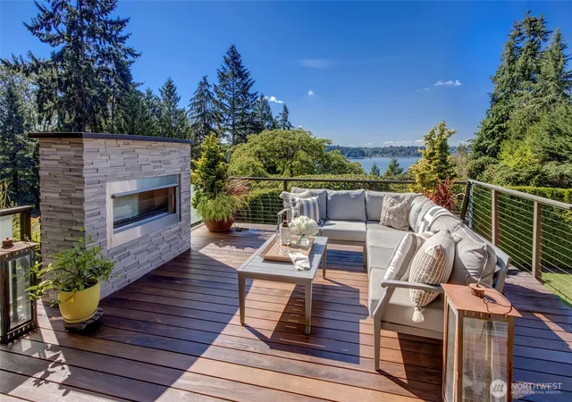 Photo 2 of Single family home for sale at 4140 Boulevard Pl, Mercer Island, WA 98040 | MLS# NWM2581516 | Listing updated on 2026-10-01