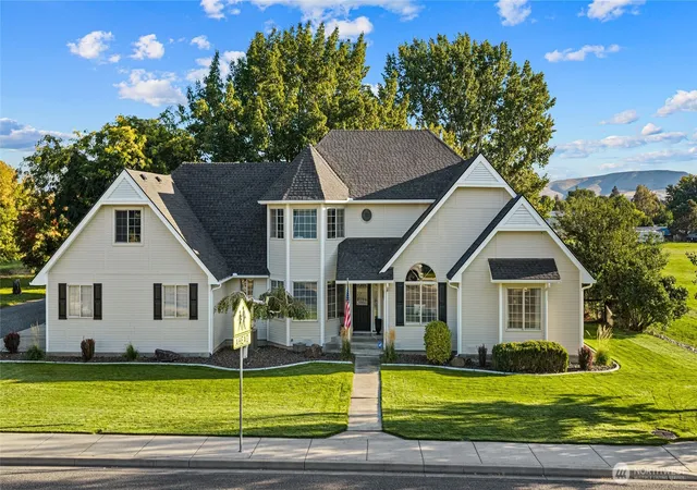 Photo 1 of Single family home for sale at 1022 E Capitol Ave, Ellensburg, WA 98926 | MLS# NWM2581520 | Listing updated on 2026-09-23