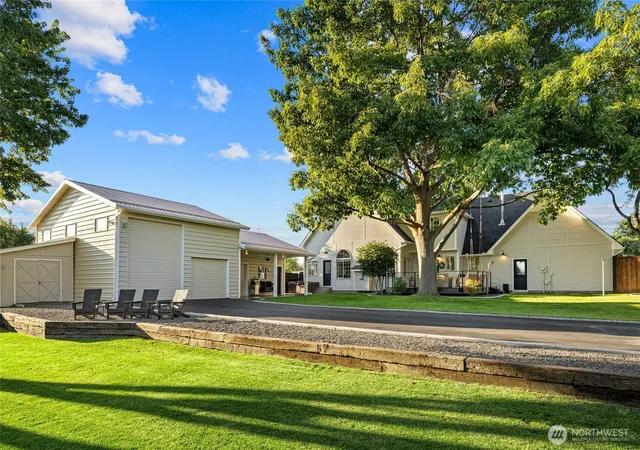 Photo 3 of Single family home for sale at 1022 E Capitol Ave, Ellensburg, WA 98926 | MLS# NWM2581520 | Listing updated on 2026-09-23