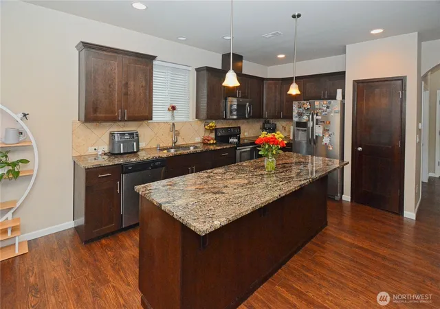Photo 4 of Single family home for sale at 9952 Justman St SE, Yelm, WA 98597 | MLS# NWM2581523 | Listing updated on 2026-09-25