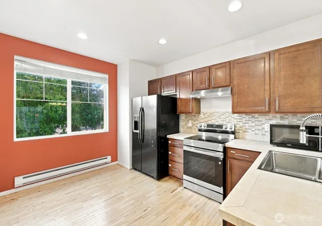 Photo 4 of Townhouse for sale at 333 127th Street SE #A, Everett, WA 98208 | MLS# NWM2581539 | Listing updated on 2026-09-25