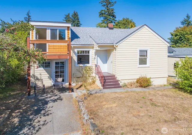 Photo 2 of Single family home for sale at 2710 15th Street, Bremerton, WA 98312 | MLS# NWM2581542 | Listing updated on 2026-10-01