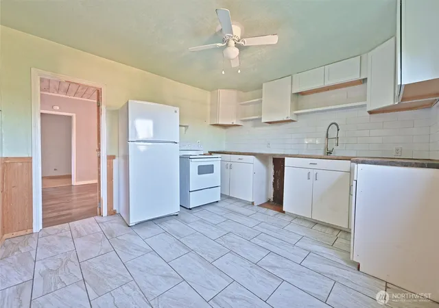 Photo 3 of Single family home for sale at 917 Cogean, Bremerton, WA 98337 | MLS# NWM2581557 | Listing updated on 2026-09-30