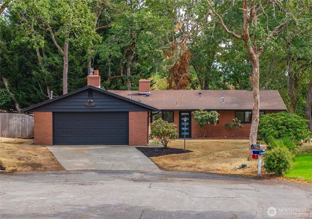 Photo 1 of Sale Pending at 7601 64th Avenue W, Lakewood, WA 98499 | MLS# NWM2581560 | Listing updated on 2026-09-24
