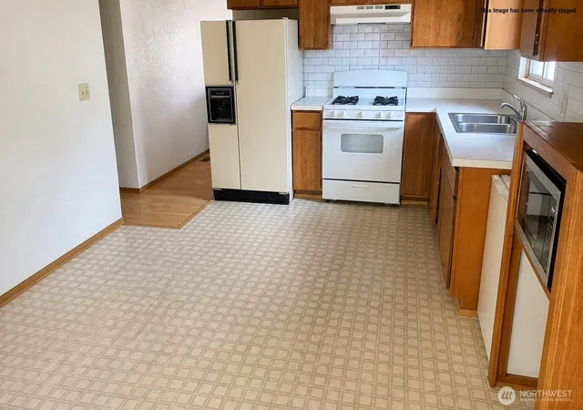 Photo 4 of Sale Pending at 5126 S 11th Street, Tacoma, WA 98465 | MLS# NWM2581564 | Listing updated on 2026-09-21