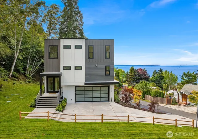 Photo 2 of Single family home for sale at 7126 Picnic Pl, Edmonds, WA 98026 | MLS# NWM2581565 | Listing updated on 2026-09-29
