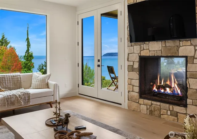 Photo 3 of Single family home for sale at 7126 Picnic Pl, Edmonds, WA 98026 | MLS# NWM2581565 | Listing updated on 2026-09-29