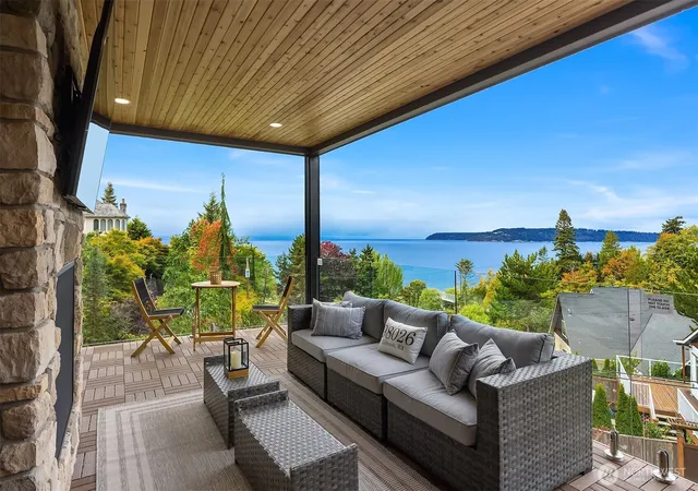 Photo 4 of Single family home for sale at 7126 Picnic Pl, Edmonds, WA 98026 | MLS# NWM2581565 | Listing updated on 2026-09-29