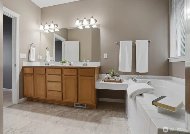 Photo 4 of Single family home for sale at 1447 Cherry Ave, Tacoma, WA 98466 | MLS# NWM2581568 | Listing updated on 2026-09-30