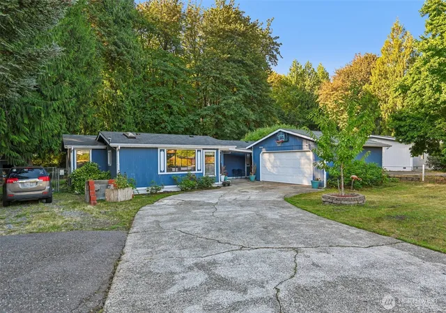 Photo 2 of Manufactured home for sale at 9244 Longhorn Loop Se, Olympia, WA 98501 | MLS# NWM2581571 | Listing updated on 2026-10-02