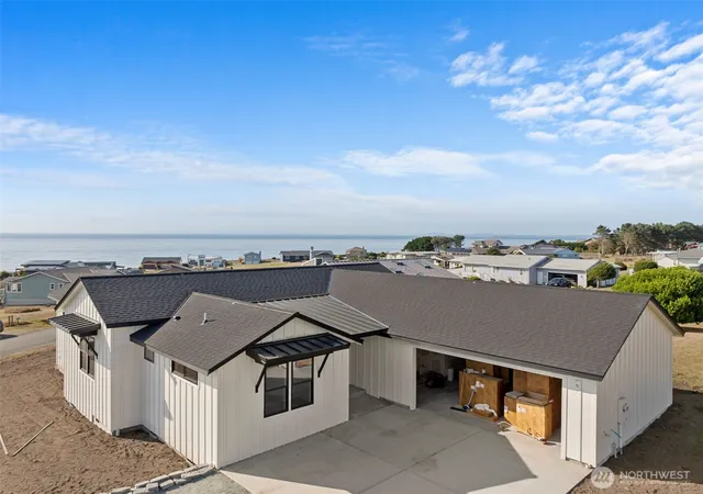Photo 3 of Single family home for sale at 750 La Fiesta St, Coupeville, WA 98239 | MLS# NWM2581575 | Listing updated on 2026-09-29
