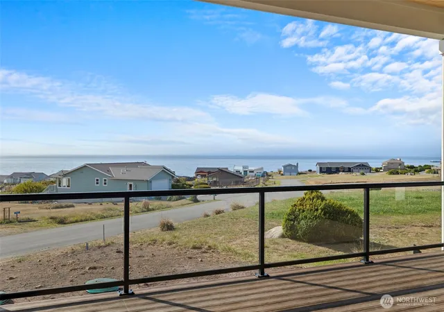 Photo 4 of Single family home for sale at 750 La Fiesta St, Coupeville, WA 98239 | MLS# NWM2581575 | Listing updated on 2026-09-29