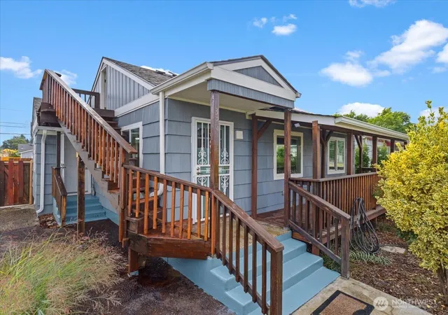 Photo 1 of Single family home for sale at 324 28th Avenue, Longview, WA 98632 | MLS# NWM2581579 | Listing updated on 2026-09-25