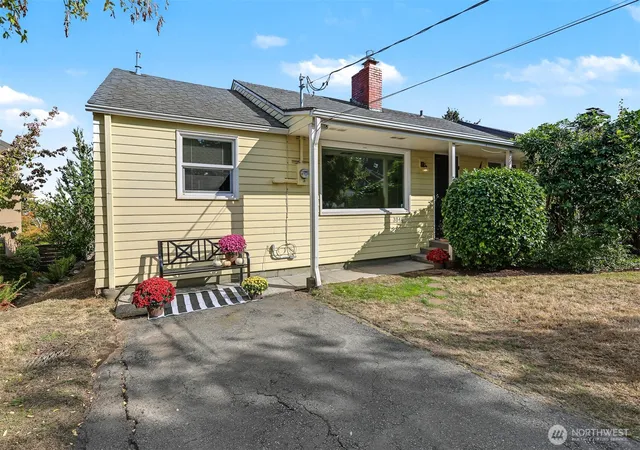 Photo 1 of Single family home for sale at 3046 24th Avenue W, Seattle, WA 98199 | MLS# NWM2581592 | Listing updated on 2026-09-30