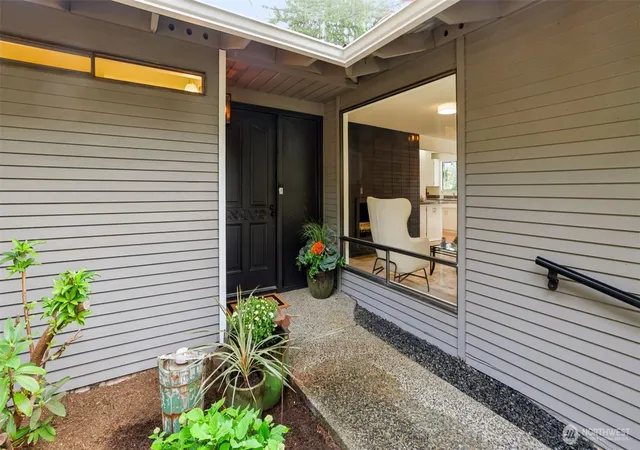 Photo 3 of Single family home for sale at 14404 167th Place SE, Renton, WA 98059 | MLS# NWM2581599 | Listing updated on 2026-10-01