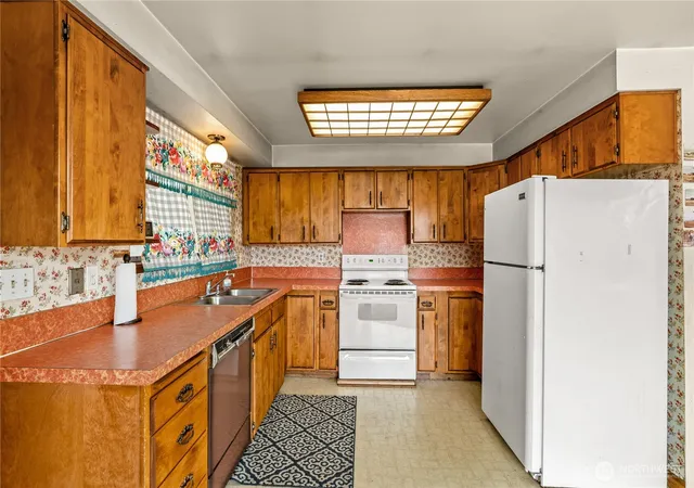Photo 2 of Single family home for sale at 130 Sand Dune Ave Sw, Ocean Shores, WA 98569 | MLS# NWM2581602 | Listing updated on 2026-09-18
