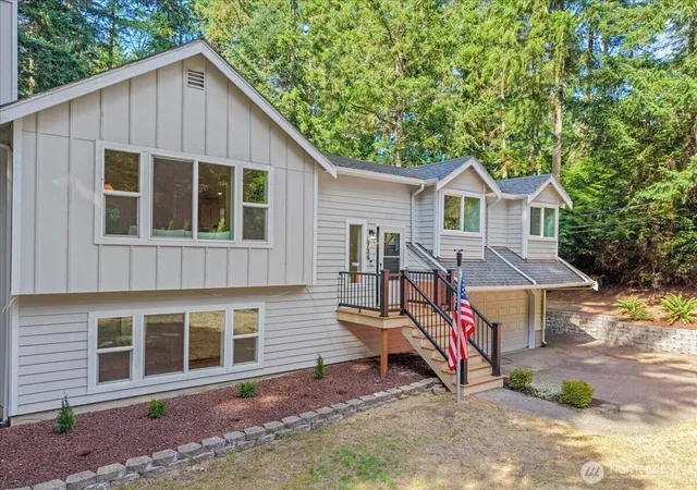 Photo 2 of Single family home for sale at 6734 Richards Ave Se, Port Orchard, WA 98367 | MLS# NWM2581620 | Listing updated on 2026-09-18