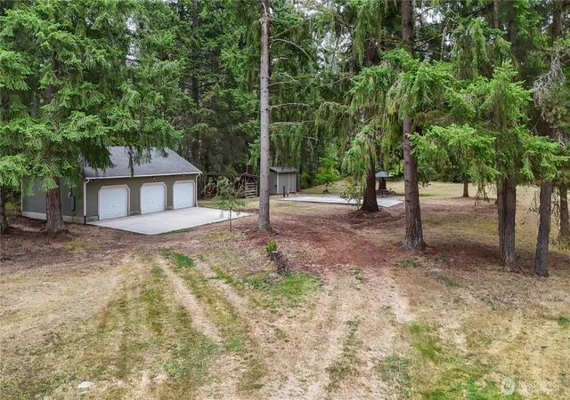 Photo 3 of Sale Pending at 14811 119th Way Se, Yelm, WA 98597 | MLS# NWM2581630 | Listing updated on 2026-09-30