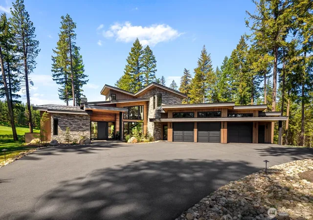 Photo 2 of Mansion for sale at 160 Sanctuary Ct, Cle Elum, WA 98922 | MLS# NWM2581637 | Listing updated on 2026-09-25