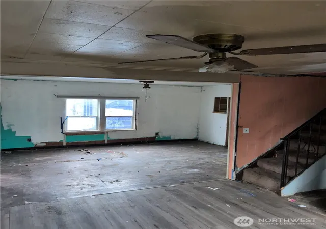 Photo 3 of Single family home for sale at 702 Elm St, Kelso, WA 98626 | MLS# NWM2581656 | Listing updated on 2026-10-01