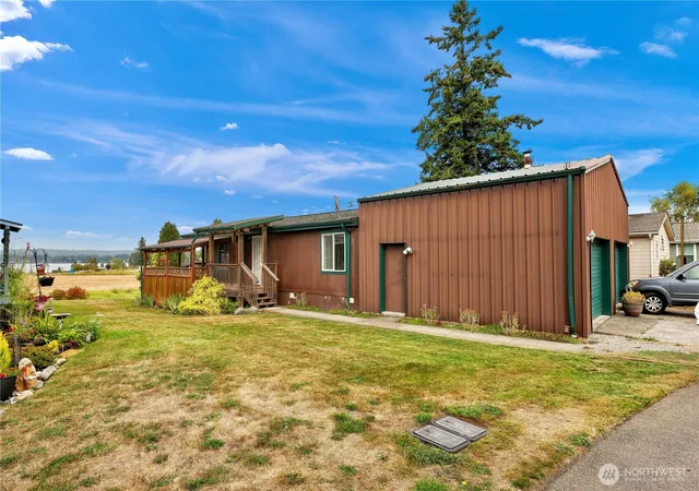 Photo 3 of Manufactured home for sale at 8585 Harborview Rd #5, Blaine, WA 98230 | MLS# NWM2581668 | Listing updated on 2026-09-22