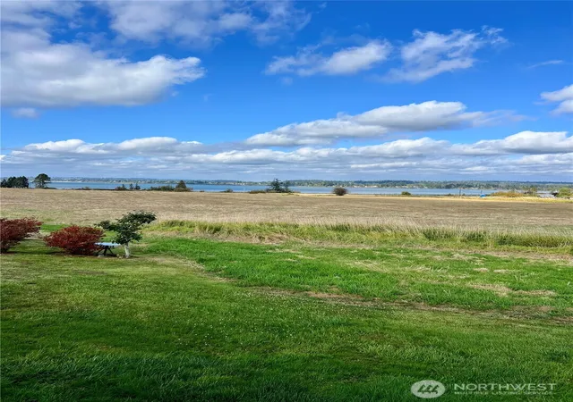 Photo 4 of Manufactured home for sale at 8585 Harborview Rd #5, Blaine, WA 98230 | MLS# NWM2581668 | Listing updated on 2026-09-22