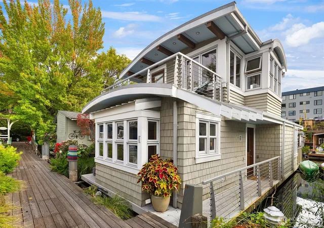 Single family home for sale at 2331 Fairview Ave E #I, Seattle, WA 98102 | MLS# NWM2581669