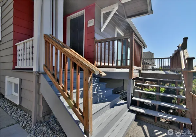 Photo 2 of Single family home for sale at 328 Ne 52nd Street, Seattle, WA 98105 | MLS# NWM2581675 | Listing updated on 2026-10-01